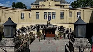 A legendás budapesti laktanya visszakapta korábbi nevét 2026. május 15-én reggel