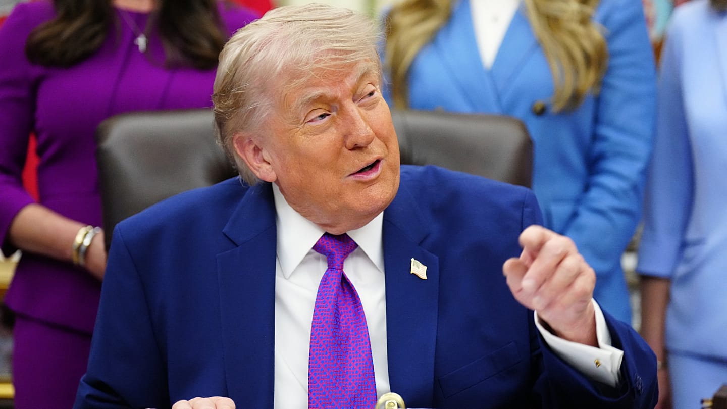 US President Discloses Over 3600 Stock Trades Valued Up to $750 Million in Q1 2026