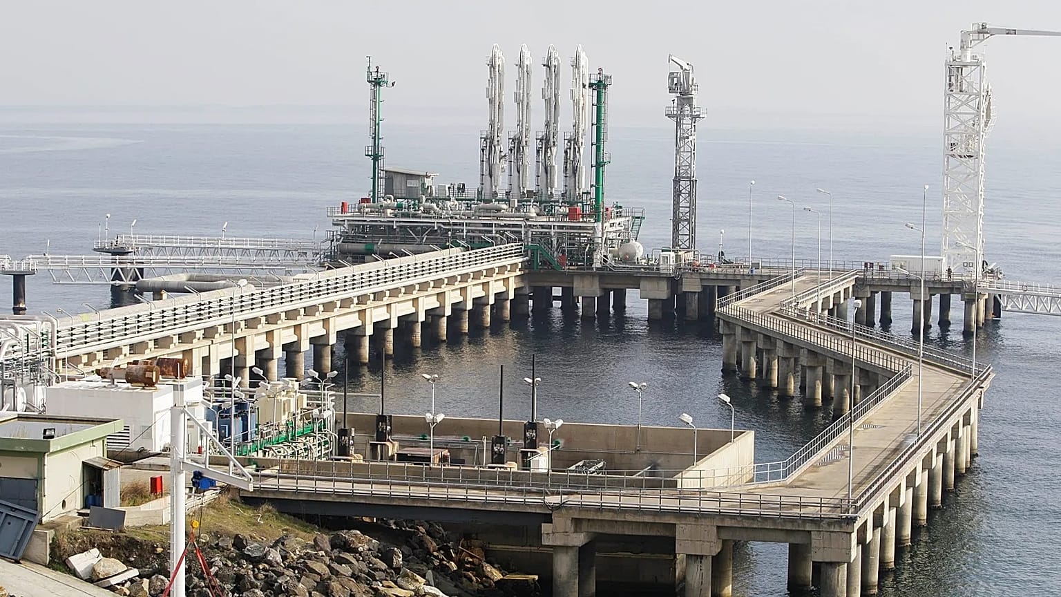 ARŞİV: Tekirdağ yakınlarındaki Marmara Ereğlisi BOTAŞ LNG (sıvılaştırılmış doğal gaz) terminalin / 8 Ocak 2009