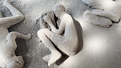 Corps du médecin au parc archéologique de Pompéi