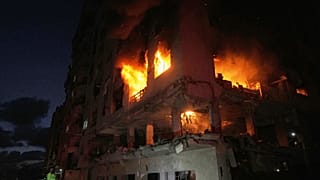 L'edificio colpito in un raid di Israele a Gaza city che avrebbe ucciso il nuovo capo dell'ala militare di Hamas