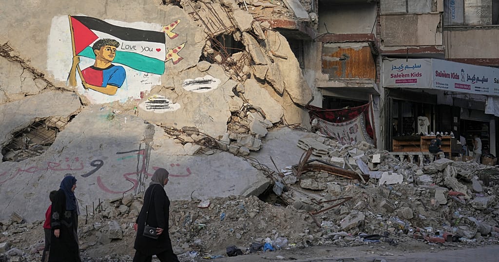 Un portrait de Lamine Yamal réalisé sur un tas de gravats à Gaza