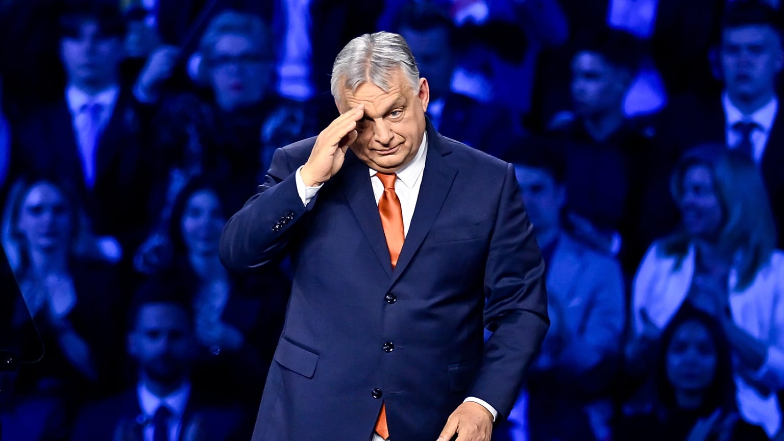 Orbán Viktor a 2026-os parlamenti választásokat megelőző kampányidőszakban egy tömegrendezvényen