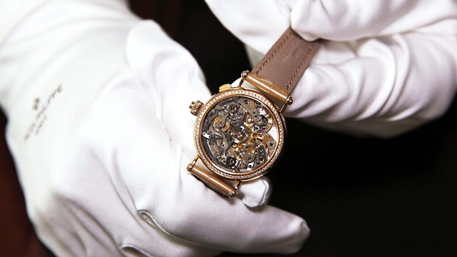 Un reloj de lujo.