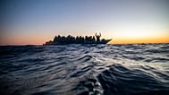 Barco com migrantes a bordo, imagem de arquivo