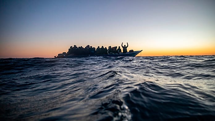 Baby dies of hypothermia as migrants reach Lampedusa overnight A baby girl only a few weeks old was pronounced dead on arrival on the island of Lampedusa after crossing the Mediterranean from Tunisia in a small boat with her mother and sister. An investigation has been opened.