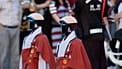 Parade zu Buddhas Geburtstag: humanoide Roboter als Mönche verkleidet