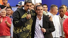 تحویل همراه مادورو 