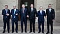 Türk Devletleri Teşkilatı üye devlet başkanları Kazakistan'ın Türkistan şehrinde bulunan Hoca Ahmed Yesevi Türbesi önünde el ele tutuştu, 15 Mayıs 2026