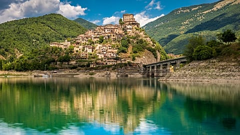 Castel di Tora