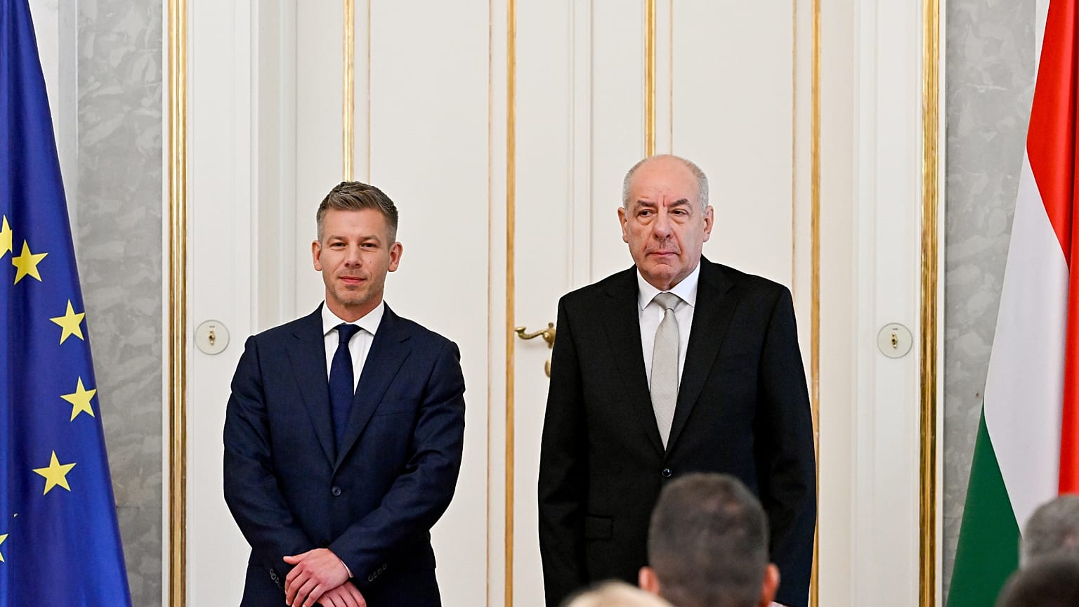 Magyar Péter miniszterelnök és Sulyok Tamás köztársasági elnök a Tisza-kormány minisztereinek kinevezési ünnepségén a Sándor-palotában 2026. május 12-én.