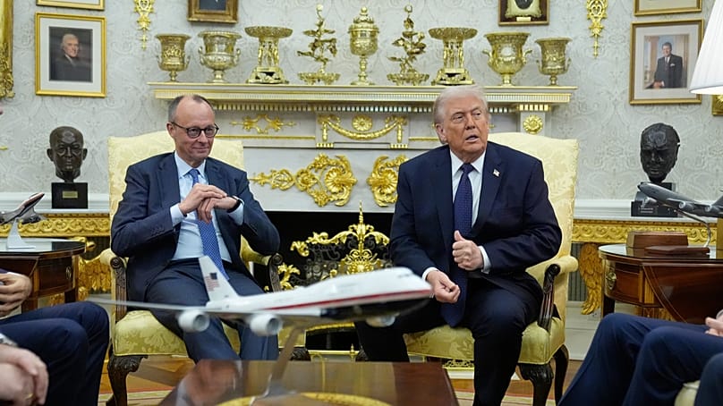 Präsident Donald Trump trifft sich am 3. März 2026, in Washington im Oval Office des Weißen Hauses mit Bundeskanzler Friedrich Merz