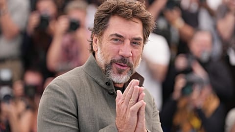 Javier Bardem pose pour les photographes lors de la séance photo organisée pour le film « L'Être aimé» dans le cadre du 79e Festival international du film de Cannes