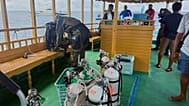 Sub finlandese si prepara per l'operazione di recupero dei corpi di due dei quattro italiani morti all'interno di una grotta, Maldive, 19 maggio 2026