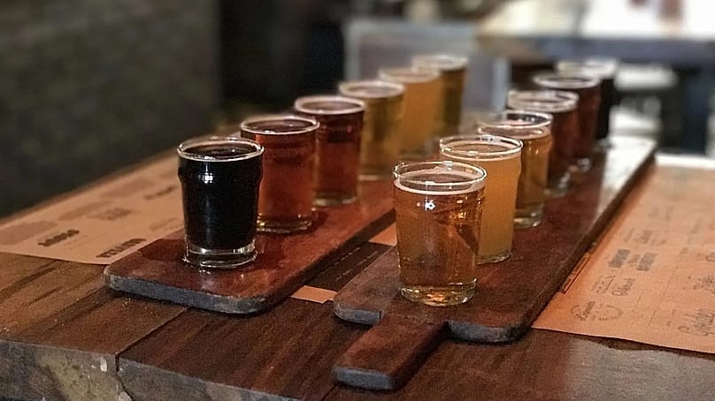 Craft Beer kommt ursprünglich aus den USA. Heute bieten viele Kleinbrauereien auch Tastings mit ganz ausgefallenen Geschmackssorten an.