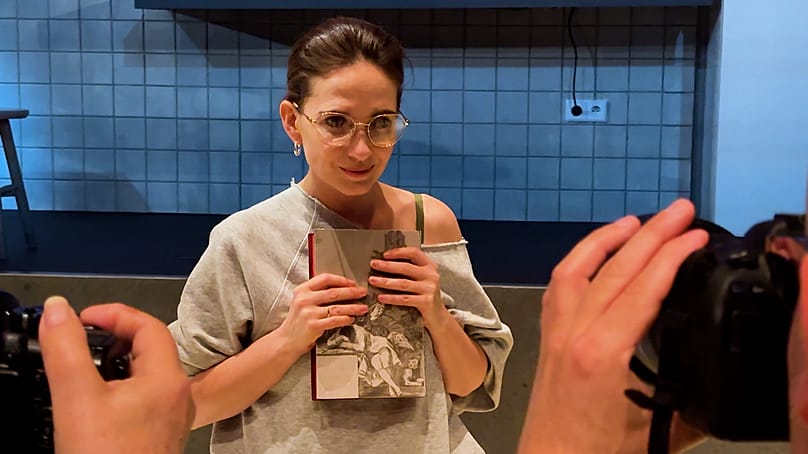 Anna Cieślak, aktorka grająca rolę Czytelniczki w spektaklu "Otwórz oczy", Teatr Polski, 19 maja 2026 roku. 