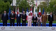 Les ministres des Finances posent pour une photo de famille lors de la réunion des ministres des Finances du G7 à Paris, le lundi 18 mai 2026