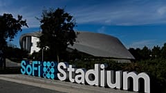 ARCHIV: Außenansicht des SoFi Stadium vor einem NFL-Spiel am 19. Dezember 2024 in Inglewood, Kalifornien.