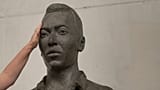 Pele statue installed in Mexico