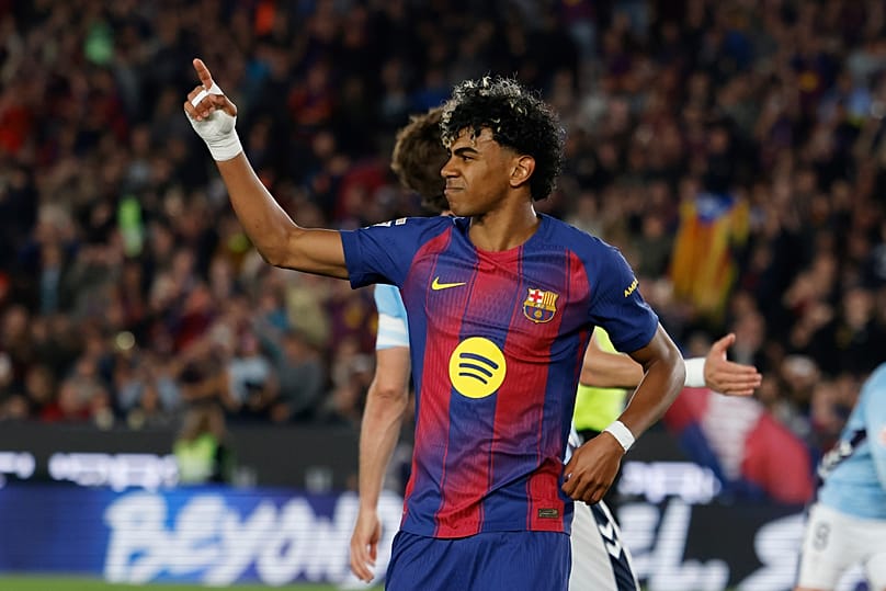 Lamine Yamal, del Barcelona, ​​celebra haber marcado el primer gol durante el partido entre el Barcelona y el Celta de Vigo, el miércoles 22 de abril de 2026