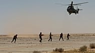 القوات العراقية في صحراء النجف، بعد تقارير تحدثت عن وجود عسكري إسرائيلي غير مصرح به في المنطقة، في 17 مايو 2026.