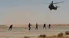 القوات العراقية في صحراء النجف، بعد تقارير تحدثت عن وجود عسكري إسرائيلي غير مصرح به في المنطقة، في 17 مايو 2026.