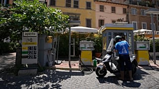Pompa di benzina, Roma, 2022, foto d'archivio