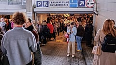 A litván lakosság pincékben és parkolókban húzta meg magát a légiriadó idejéig.