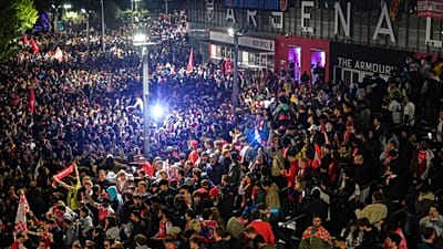 Football : célébrations à Londres après le sacre d'Arsenal en Premier League