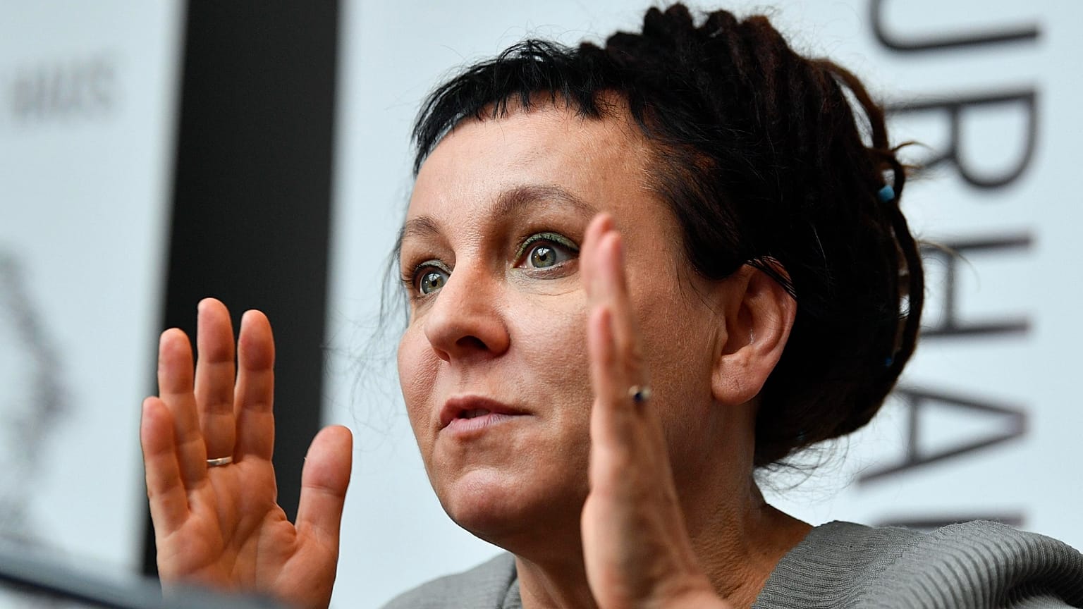 Olga Tokarczuk wydała oświadczenie dotyczące swojej wypowiedzi na temat AI, które padły podczas konferencji ImpactCEE'26 w Poznaniu.