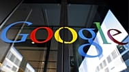 ARCHIVO - Foto de archivo del jueves seis de marzo de 2008 que muestra el logo de Google en la puerta del nuevo centro tecnológico europeo de la empresa en Zúrich, Suiza