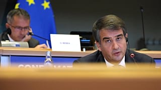 Raffaele Fitto, Vicepresidente Ejecutivo de Cohesión y Reformas de la Comisión Europea, interviene ante el Parlamento Europeo el martes 12 de noviembre de 2024