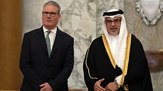 رئيس الوزراء البريطاني كير ستارمر يلتقي ولي عهد البحرين ورئيس وزرائها سلمان بن حمد آل خليفة في قصر الصخير بالبحرين، في 9 أبريل 2026.