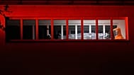 US-amerikanischer Arzt, der Kontakt zu mit Ebola infizierten Menschen in Uganda hatte, trifft am Donnerstag, dem 21. Mai 2026, in einem Krankenhaus in Prag, Tschechien, ein