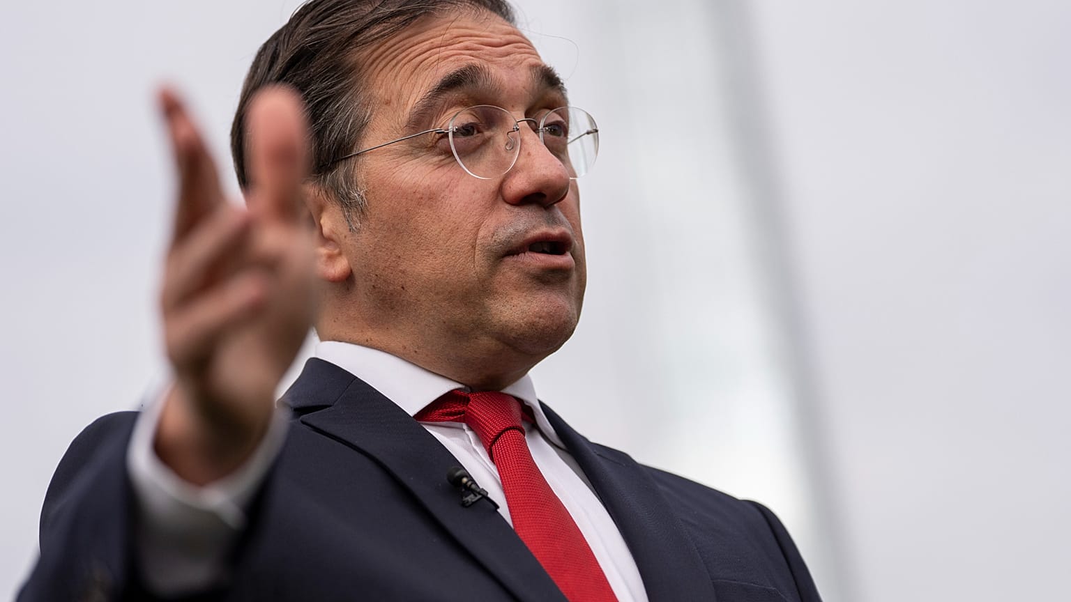El ministro de Asuntos Exteriores de España, José Manuel Albares, habla durante una entrevista en la sede de las Naciones Unidas, el 22 de septiembre de 2025.