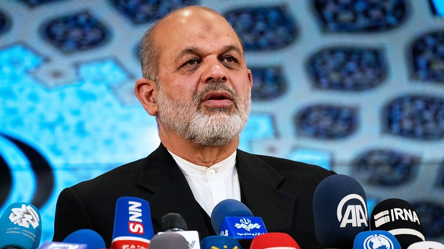 احمد وحیدی