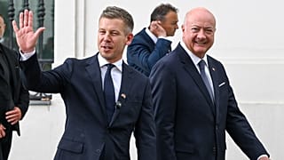 Magyar Péter miniszterelnök (b) és Christian Stocker osztrák kancellár tárgyalásuk után Bécsben 2026. május 21-én.