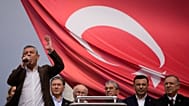Ο Οζγκούρ Οζέλ σε συγκέντρωση του CHP