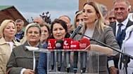 Dilek İmamoğlu İBB davasında yargılananların yakınları ile birlikte basın açıklaması yapıyor, 21 Mayıs 2026.
