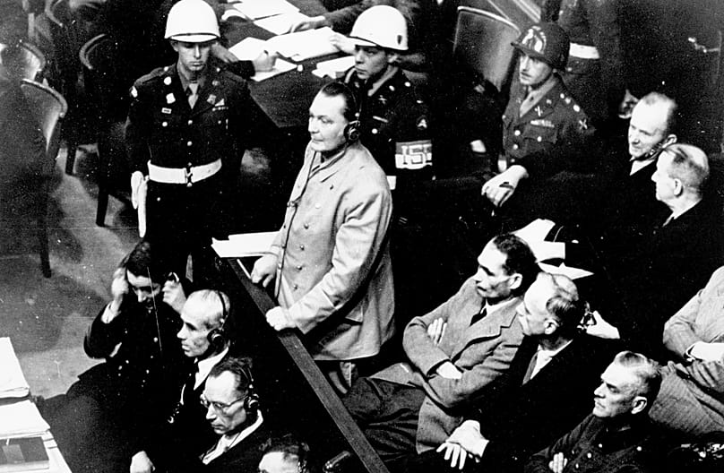 A náci birodalom második embere, Hermann Göring a nürnbergi bíróságon 1945. november 21-én. Halálra ítélték, de kivégzése előtt öngyilkosságot követett el.