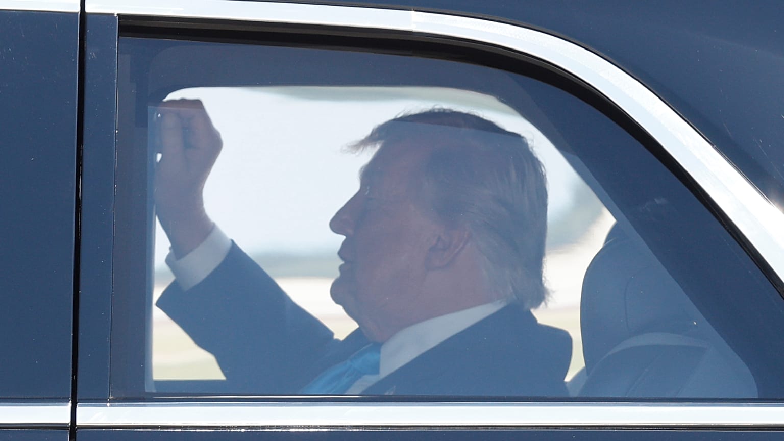 Prezydent Donald Trump w swojej limuzynie w bazie Andrews, 20 maja 2026 roku