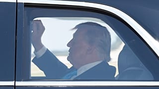 Prezydent Donald Trump w swojej limuzynie w bazie Andrews, 20 maja 2026 roku