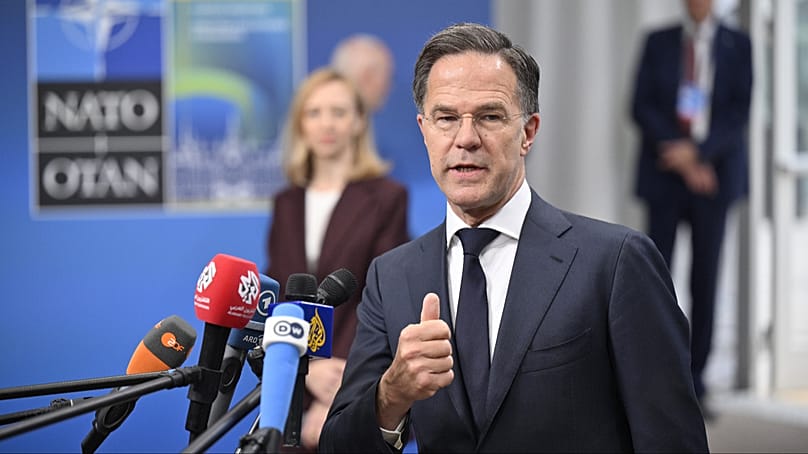 Sekretarz Generalny NATO Mark Rutte podczas konferencji prasowej przed piątkowym spotkaniem szefów MSZ państw członkowskich NATO w szwedzkim Helsingborgu. 