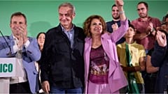 José Luis Rodr´íguez Zapatero, expresidente español, y María Jesús Montero, diputada electa por el PSOE en Andalucía, en un acto de campaña en Jaén del 23 de abril