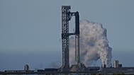 SpaceX'in mega roketi Starship, daha sonra ertelenen deneme uçuşu için 21 Mayıs 2026 Perşembe günü Teksas'taki Starbase'te hazırlanıyor.