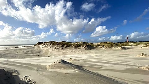 The Kniepsand is a sandbank about 15 kilometres long and up to two kilometres wide, lying directly off the island of Amrum.