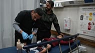 صورة تعبيرية- طفل مصاب يتلقى العلاج في مستشفى ناصر، عقب غارة عسكرية إسرائيلية في خان يونس، قطاع غزة