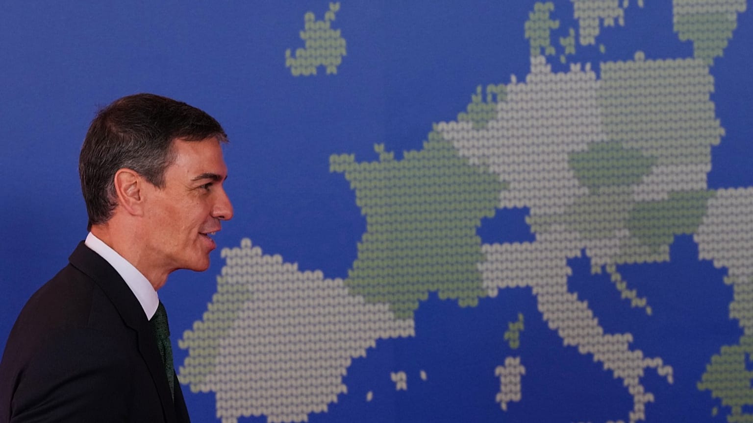 El presidente del Gobierno español, Pedro Sánchez, llega a la Cumbre de la UE en Nicosia, Chipre, el 24 de abril de 2026.