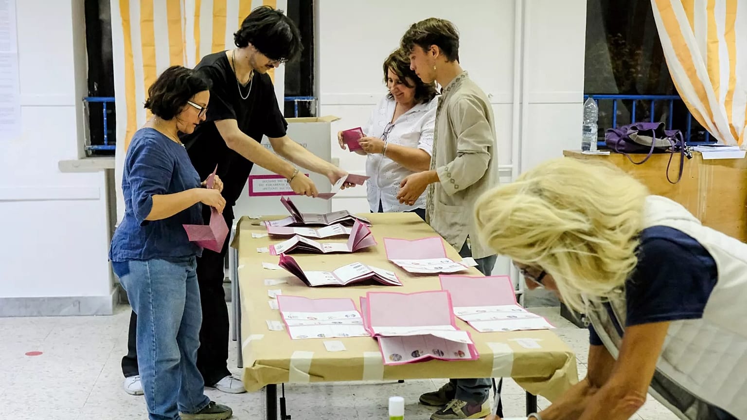 Polling station in Italy, file photo
