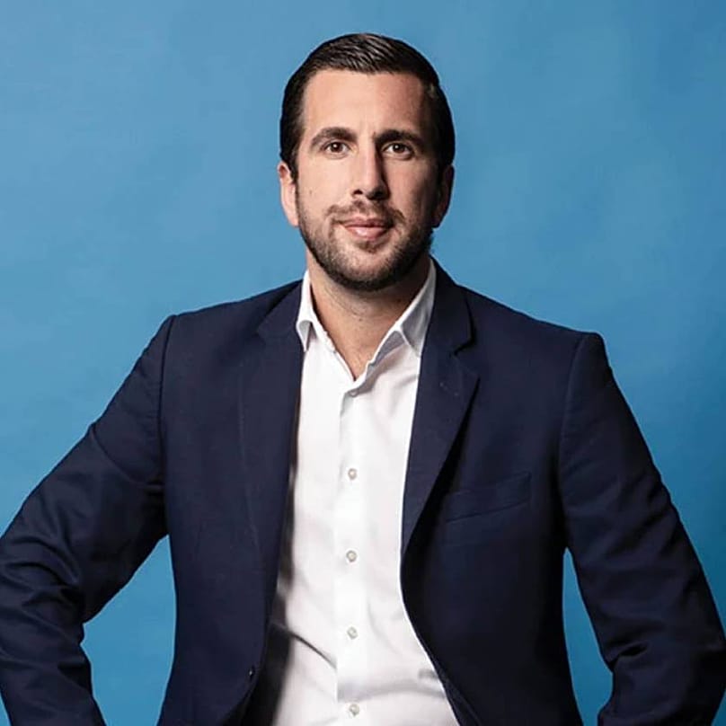 Enrique Riquelme.